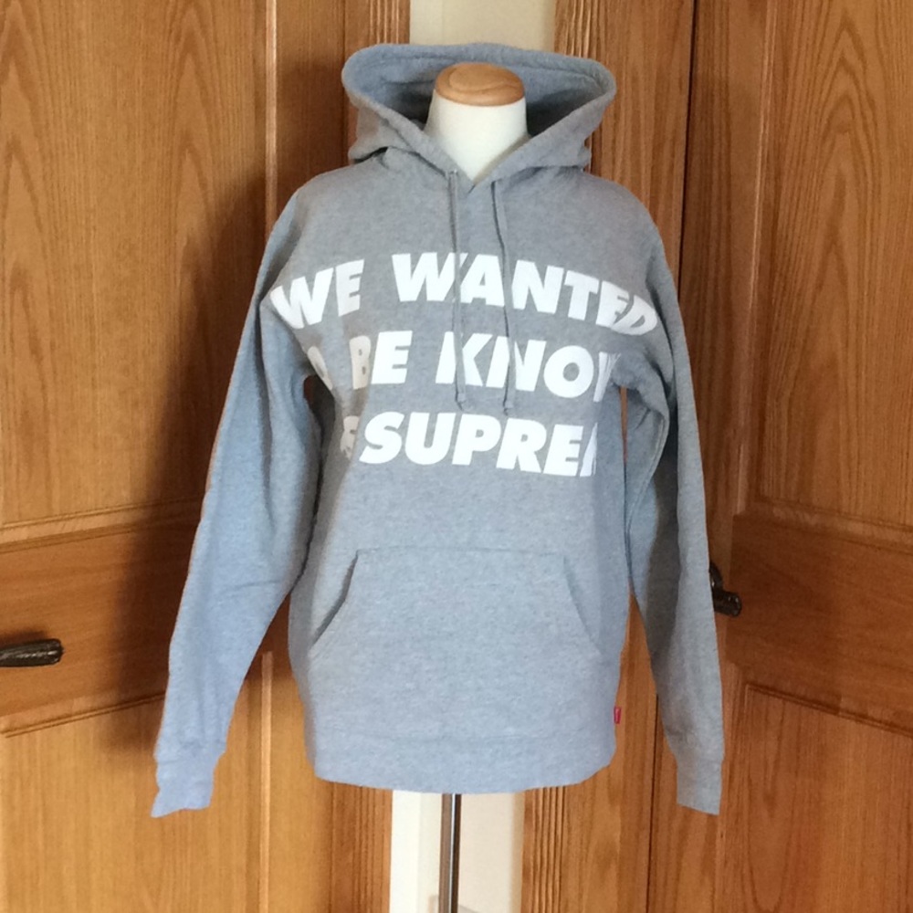 SUPREME Gray Hoodie.
